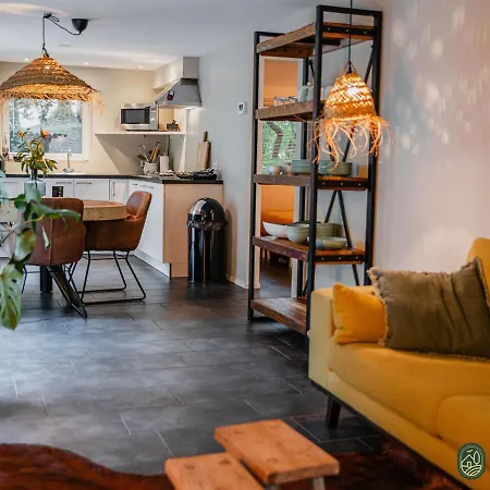 Casa de Férias Cozy In Leenderbos With Hot Tub