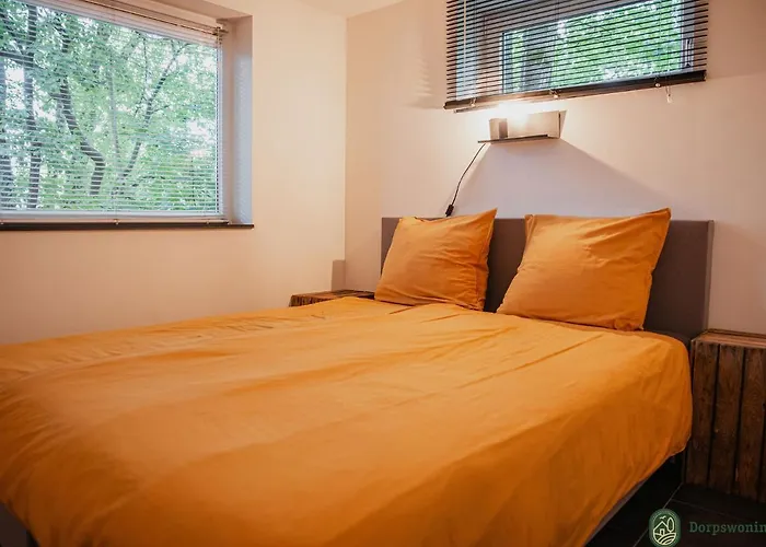 Cozy In Leenderbos With Hot Tub