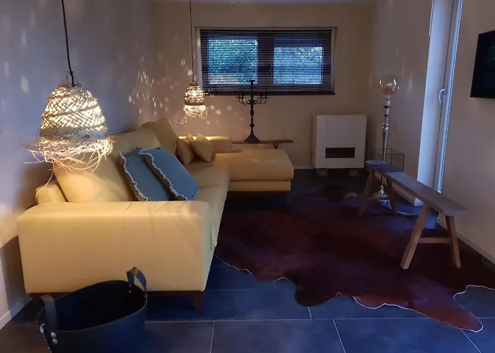 Cozy In Leenderbos With Hot Tub Σπίτι διακοπών *