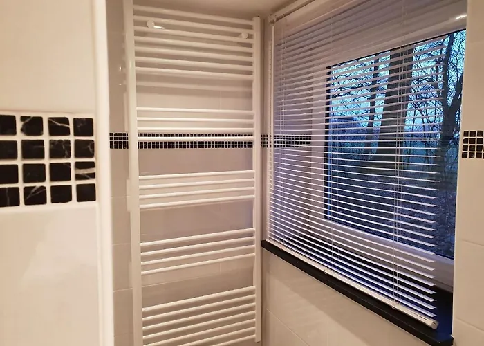 Cozy In Leenderbos With Hot Tub *