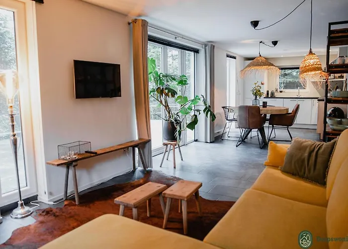 Cozy In Leenderbos With Hot Tub 別荘 *