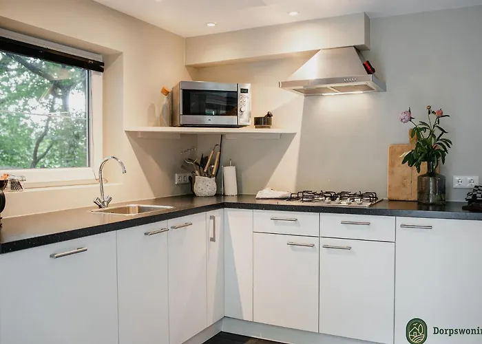 Cozy In Leenderbos With Hot Tub 別荘