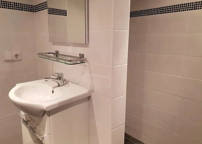 Cozy In Leenderbos With Hot Tub レーンデ